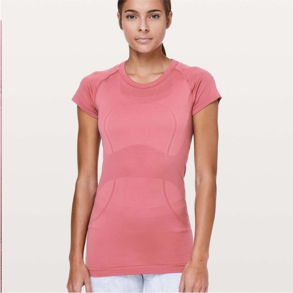 Lululemon Swiftly Tech Short Sleeve Shirt Hip Length Size 10 Cherry Tint